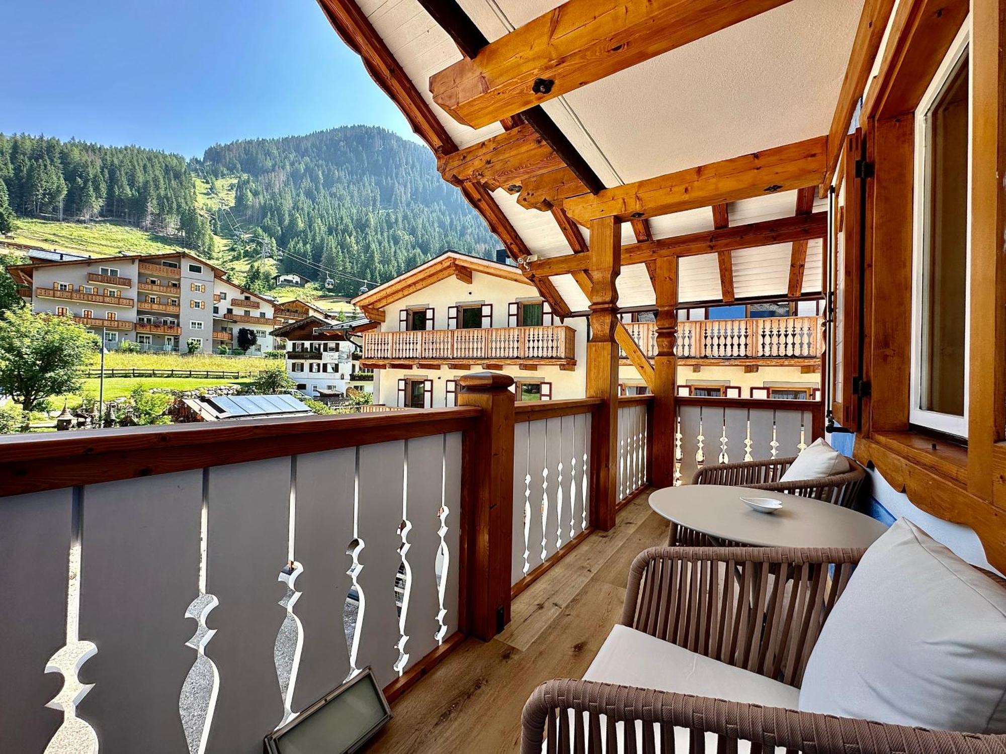 B&B Cesa Planber Mountain View Bike Friendly Canazei Exteriör bild