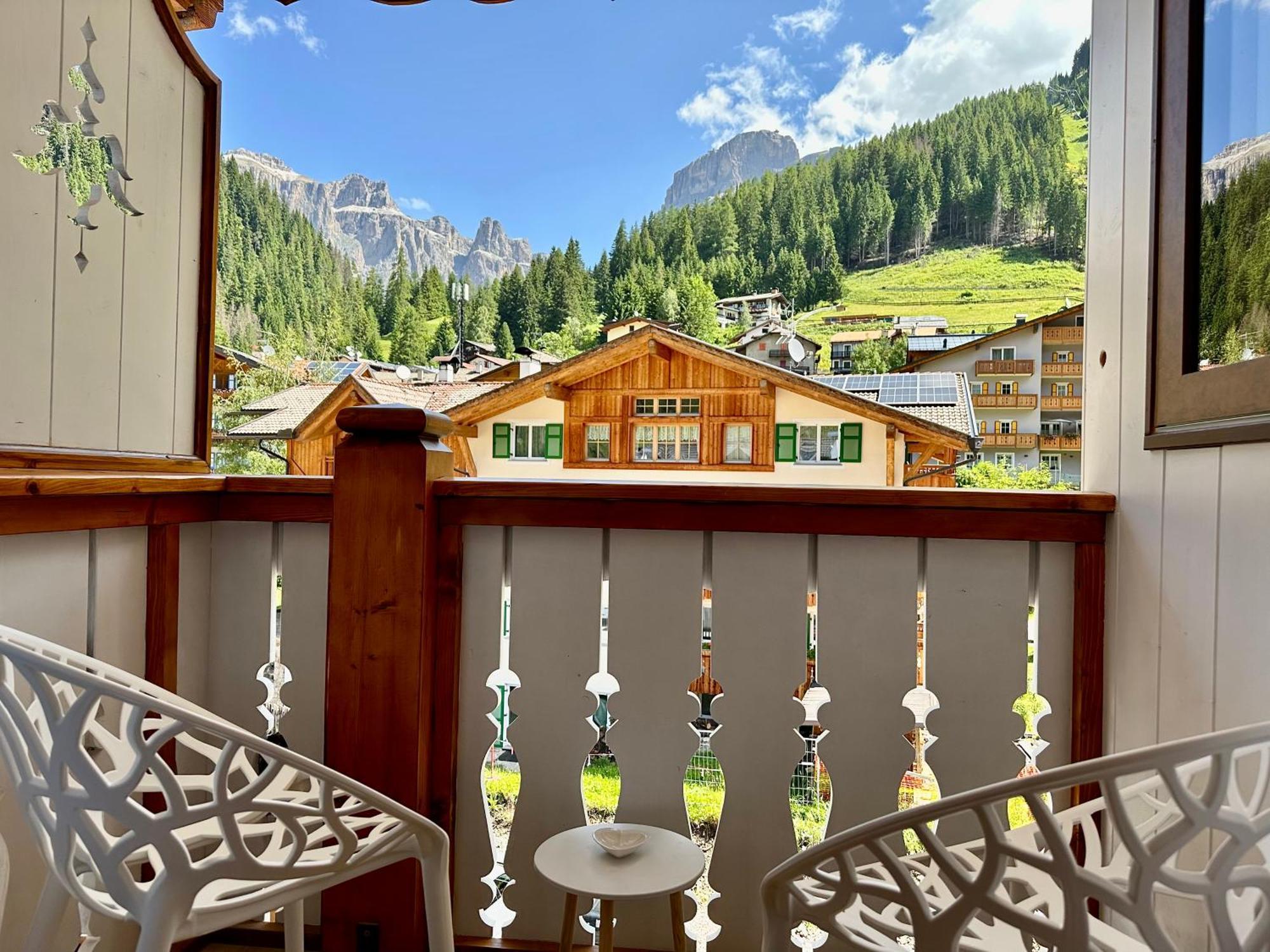 B&B Cesa Planber Mountain View Bike Friendly Canazei Exteriör bild